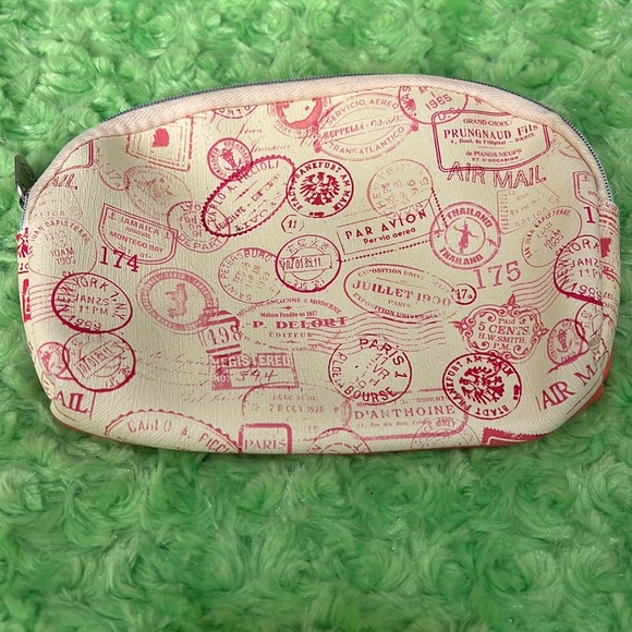 ipsy Handbags - Ipsy cosmetic bag